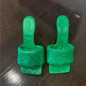 Bottega Veneta Emerald Green Padded Intrecciato Slide Mules size 36
